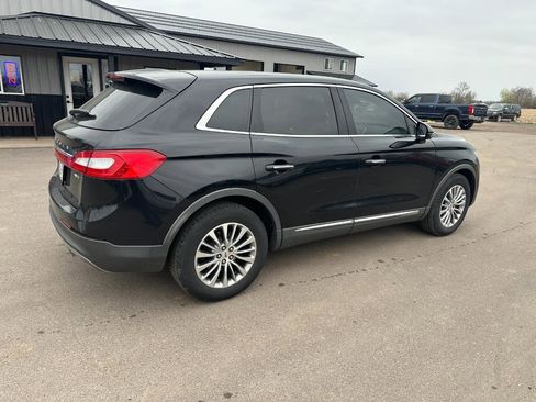 Used 2016 Lincoln MKX Select w/ Select Plus Package AWD/4WD image 7