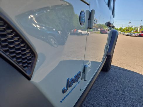 Used 2023 Jeep Wrangler Unlimited w/ Cold Weather Group AWD/4WD image 16
