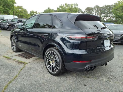 Used 2023 Porsche Cayenne Platinum Edition AWD/4WD image 8