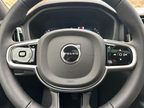 New 2026 Volvo XC60 B5 Plus w/ Protection Package Premier AWD/4WD image 20