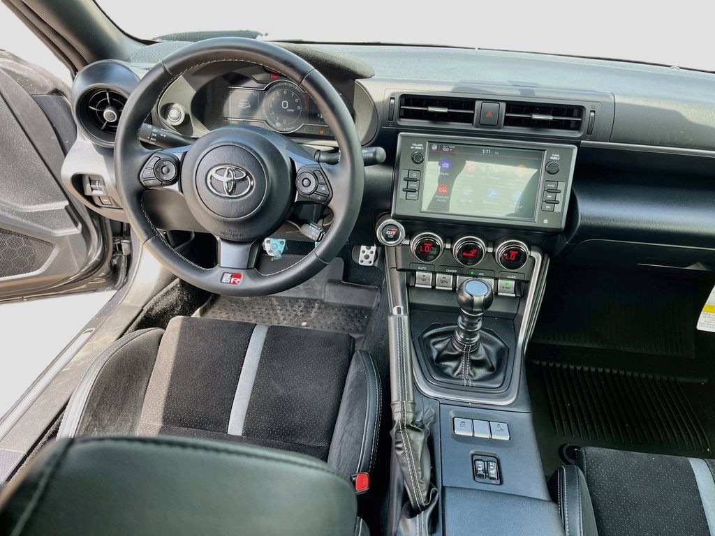 Used 2025 Toyota GR86 Premium w/ ALL Weather Mat Package (TMS) RWD image 21