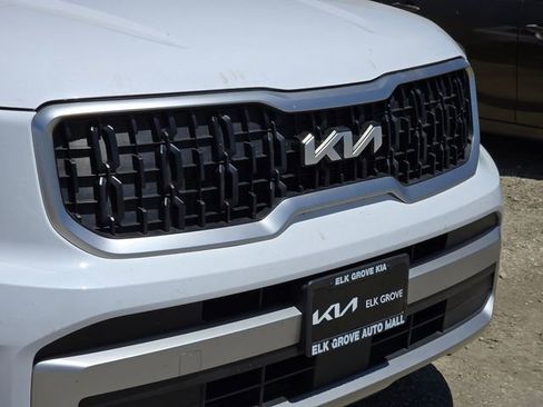 Certified 2023 Kia Telluride EX w/ EX Captain's Chair Package AWD/4WD image 5