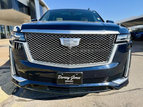 Used 2023 Cadillac Escalade ESV Premium Luxury w/ LPO, Radiant Package image 2