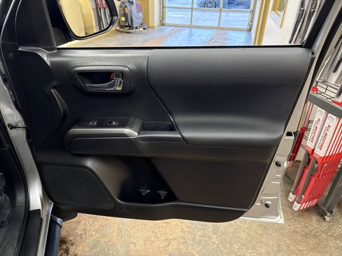 Used 2023 Toyota Tacoma TRD Sport image 25