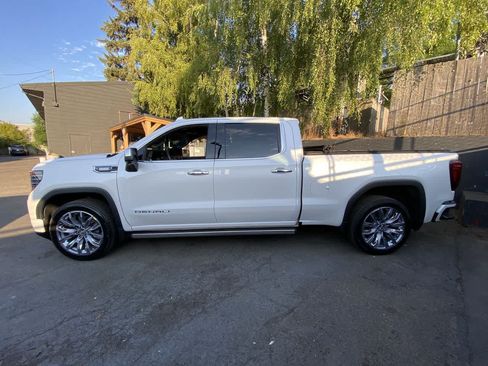 Used 2022 GMC Sierra 1500 Denali w/ Denali Reserve Package AWD/4WD image 3
