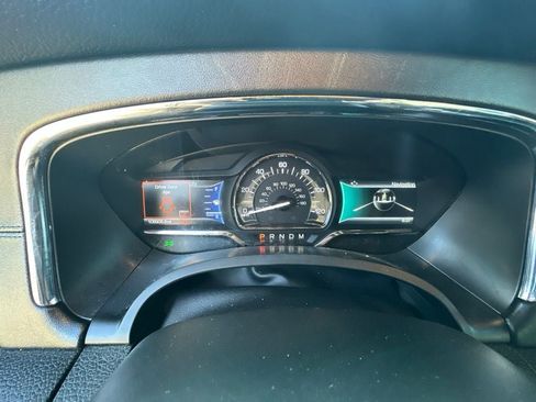 Used 2016 Lincoln Navigator Select AWD/4WD image 17
