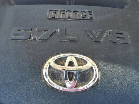 Used 2019 Toyota Sequoia TRD Sport w/ TRD Sport Premium Package AWD/4WD image 38