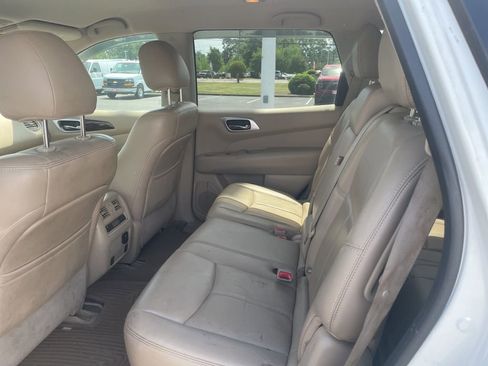 Used 2014 Nissan Pathfinder Platinum image 20