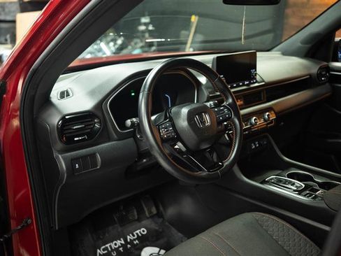 Used 2023 Honda Pilot Sport image 9