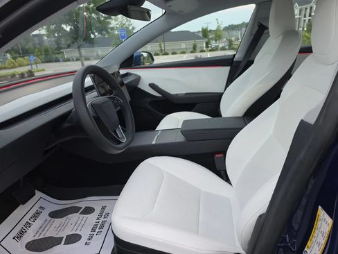 Used 2025 Tesla Model 3 RWD image 18