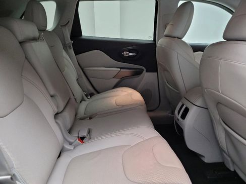 Used 2020 Jeep Cherokee Limited w/ Luxury Group image 19