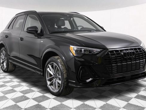 Used 2022 Audi Q3 2.0T Premium w/ Black Optic Sport Package image 14
