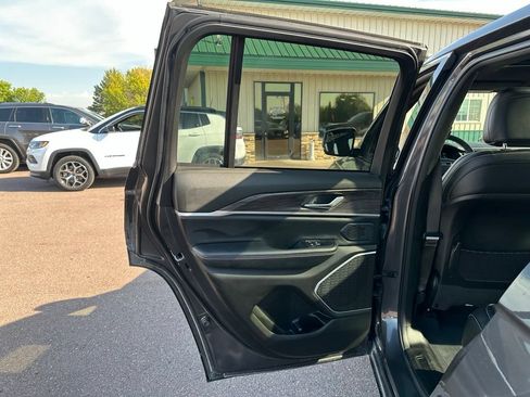 Used 2024 Jeep Grand Cherokee Limited 4xe AWD/4WD image 22