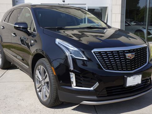 New 2025 Cadillac XT5 Premium Luxury w/ Technology Package image 2