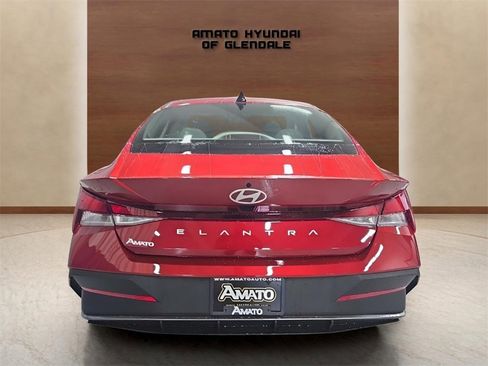 New 2026 Hyundai Elantra SE image 5