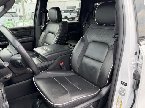 Used 2025 RAM 1500 Limited AWD/4WD image 16