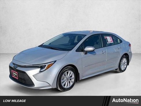 Used 2025 Toyota Corolla LE w/ LE Premium Package image 1