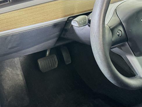 Used 2023 Tesla Model 3 Standard Range RWD image 16