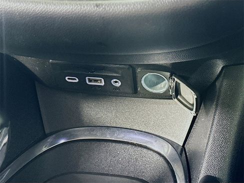 Used 2024 Chevrolet Malibu LT image 32