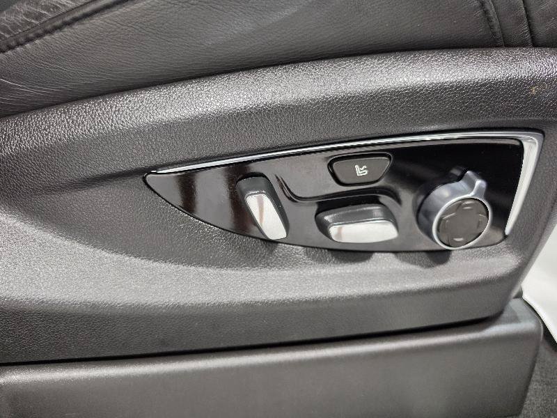 Used 2018 Cadillac Escalade ESV Platinum AWD/4WD image 17