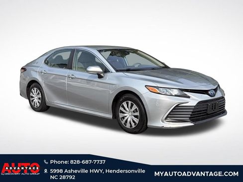 Used 2022 Toyota Camry LE FWD image 1