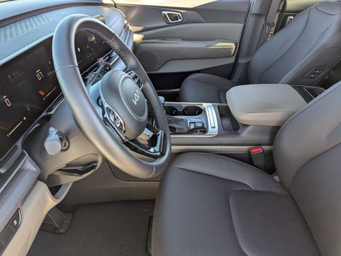 Used 2026 Kia Carnival EX image 29