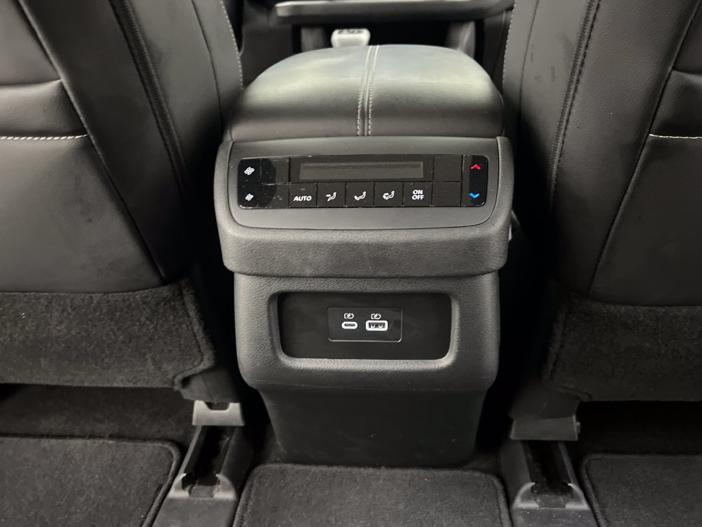 Used 2025 Nissan Pathfinder SL AWD/4WD image 24