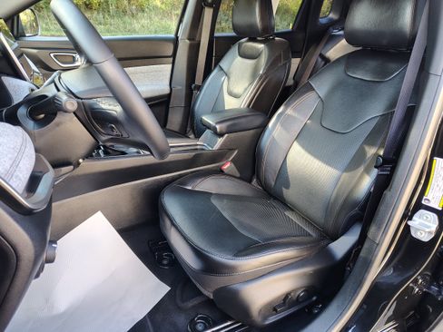 Certified 2023 Jeep Compass Latitude image 18