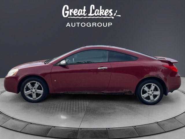 Used 2009 Pontiac G6 GT w/ Sun And Sound Plus Package FWD image 2