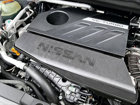 Used 2025 Nissan Rogue SV image 30