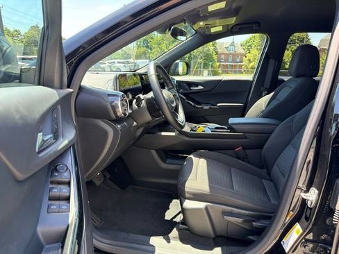 Used 2025 Chevrolet Equinox LT AWD/4WD image 13
