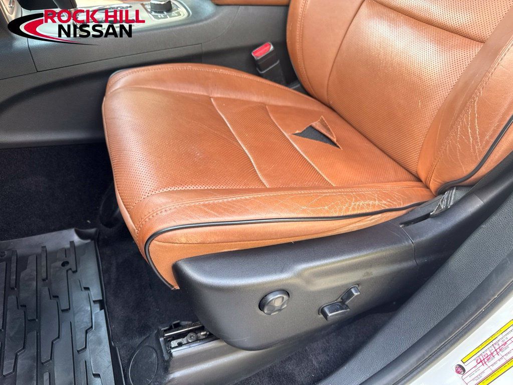 Used 2012 Jeep Grand Cherokee Overland AWD/4WD image 16