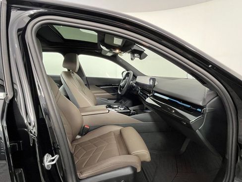 Certified 2025 BMW 530i xDrive image 25