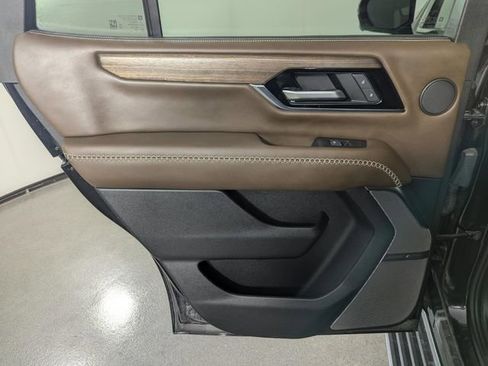 Used 2025 GMC Yukon Denali Ultimate image 16