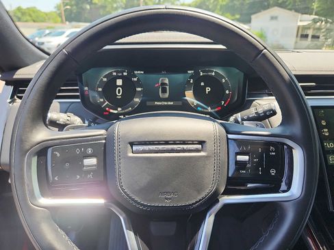 Used 2025 Land Rover Range Rover Sport SE AWD/4WD image 19