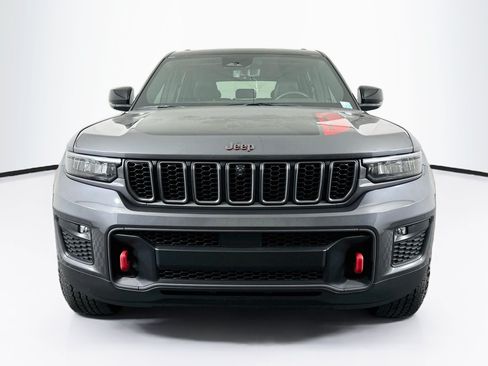 Used 2022 Jeep Grand Cherokee Trailhawk w/ Luxury Tech Group III AWD/4WD image 2