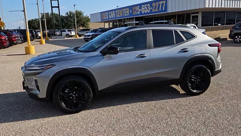 Used 2025 Chevrolet Trax ACTIV FWD image 4