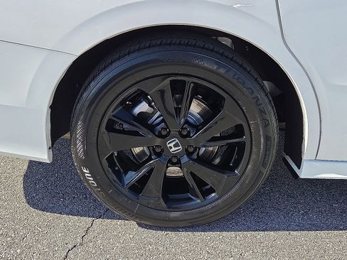 Used 2024 Honda Odyssey Sport image 7