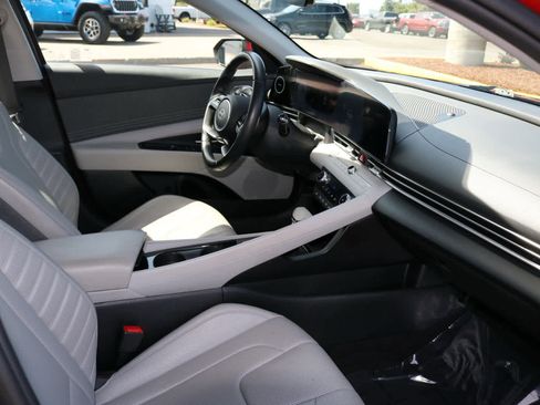 Used 2024 Hyundai Elantra Limited FWD image 21