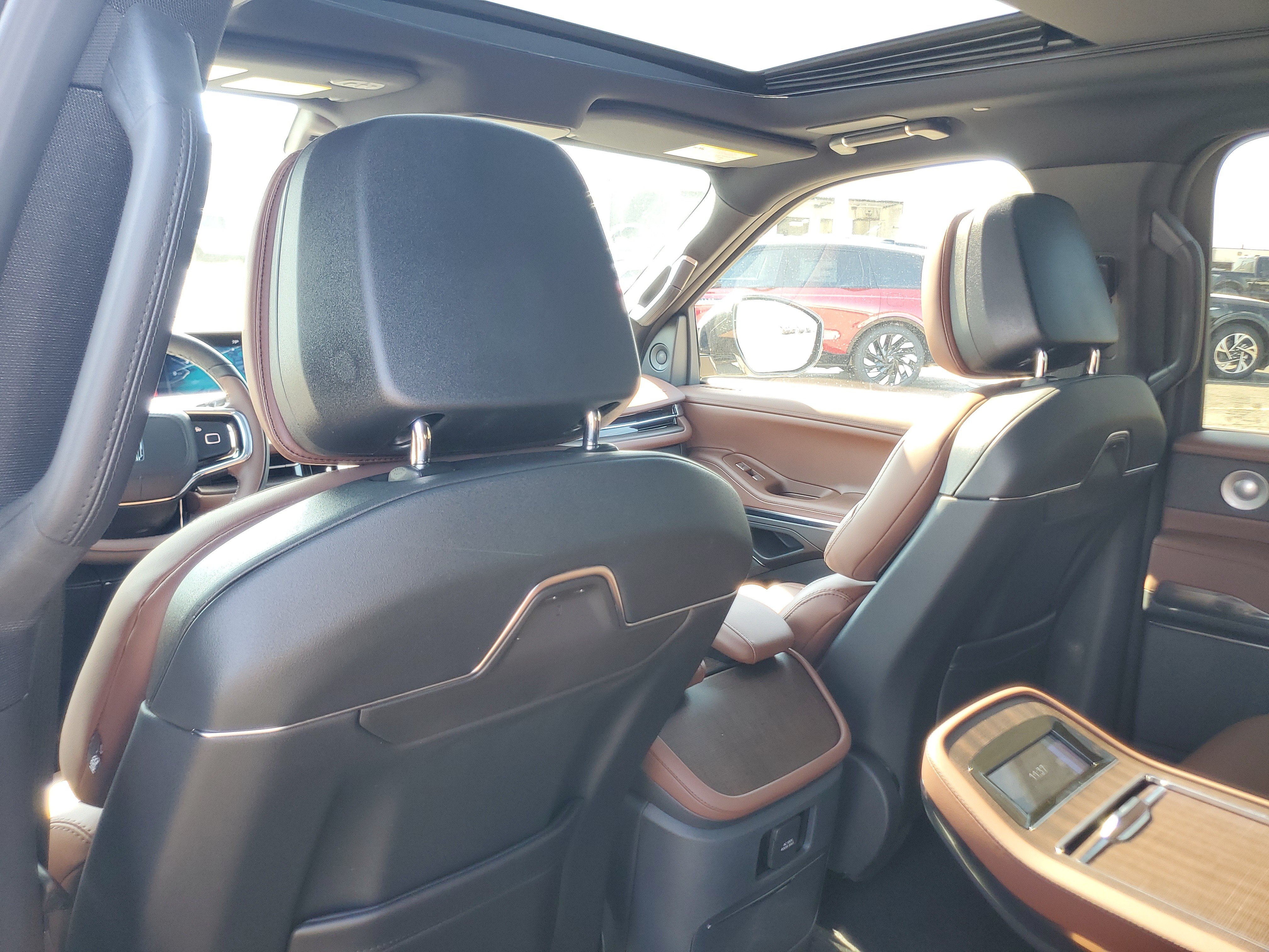 New 2027 Lincoln Navigator Reserve AWD/4WD image 28