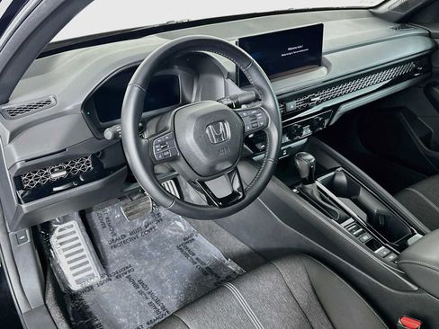 Used 2023 Honda Accord Sport image 9