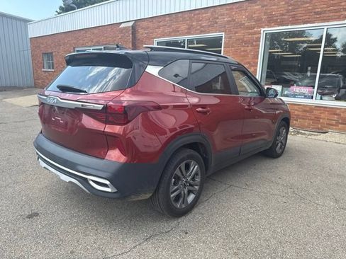 Used 2023 Kia Seltos S w/ Navigation Package AWD/4WD image 4