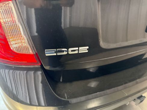 Used 2013 Ford Edge SEL FWD image 11