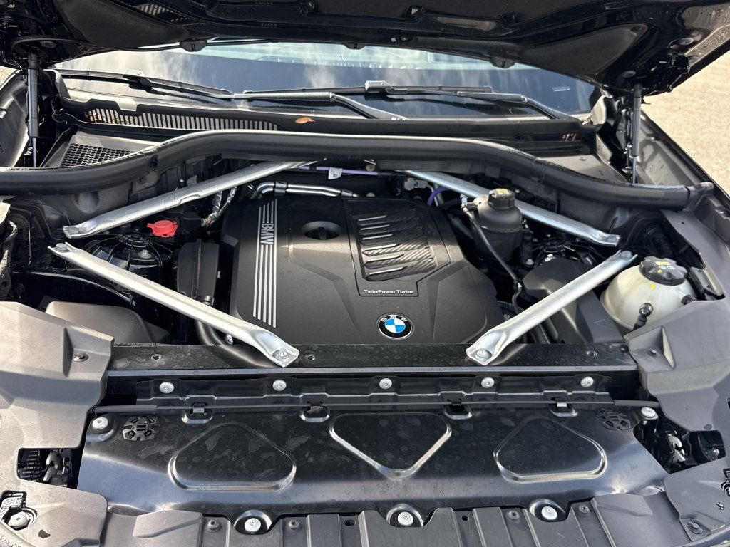 Used 2022 BMW X5 sDrive40i w/ M Sport Package RWD image 29