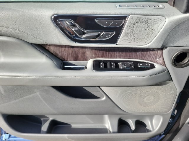 Used 2018 Lincoln Navigator L Reserve AWD/4WD image 16