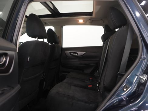 Used 2016 Nissan Rogue SV w/ SV Moonroof Package AWD/4WD image 18
