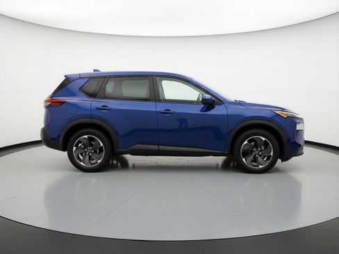 Used 2025 Nissan Rogue SV FWD image 11