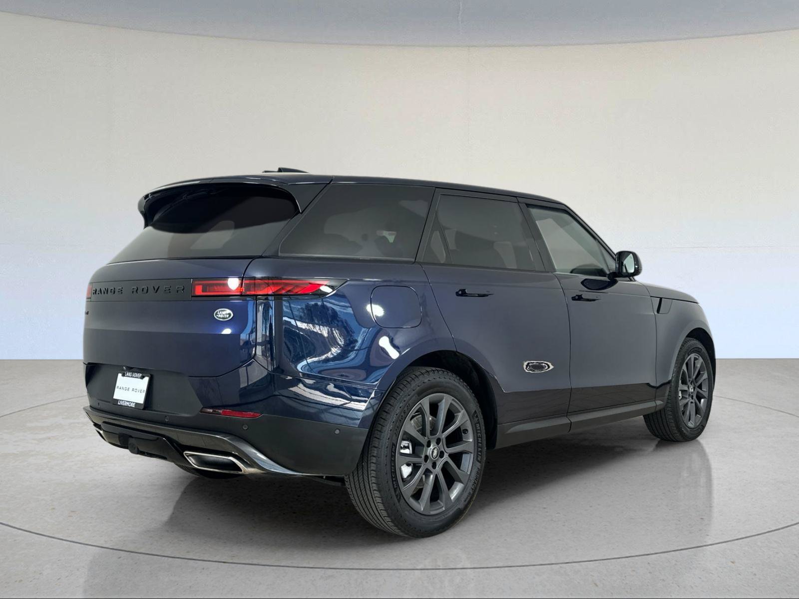 Used 2023 Land Rover Range Rover Sport SE AWD/4WD image 6