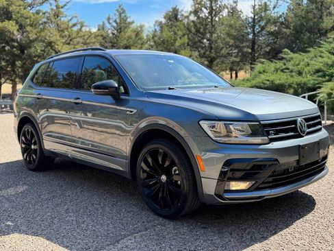 Used 2021 Volkswagen Tiguan SE image 3