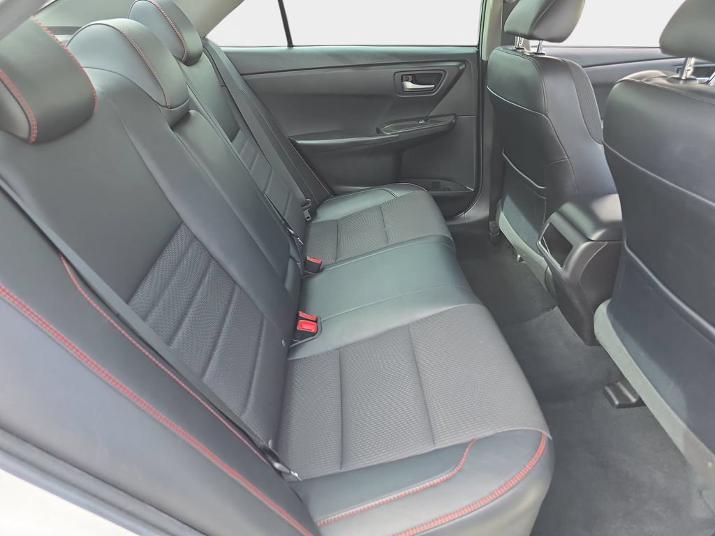 Used 2017 Toyota Camry SE FWD image 13